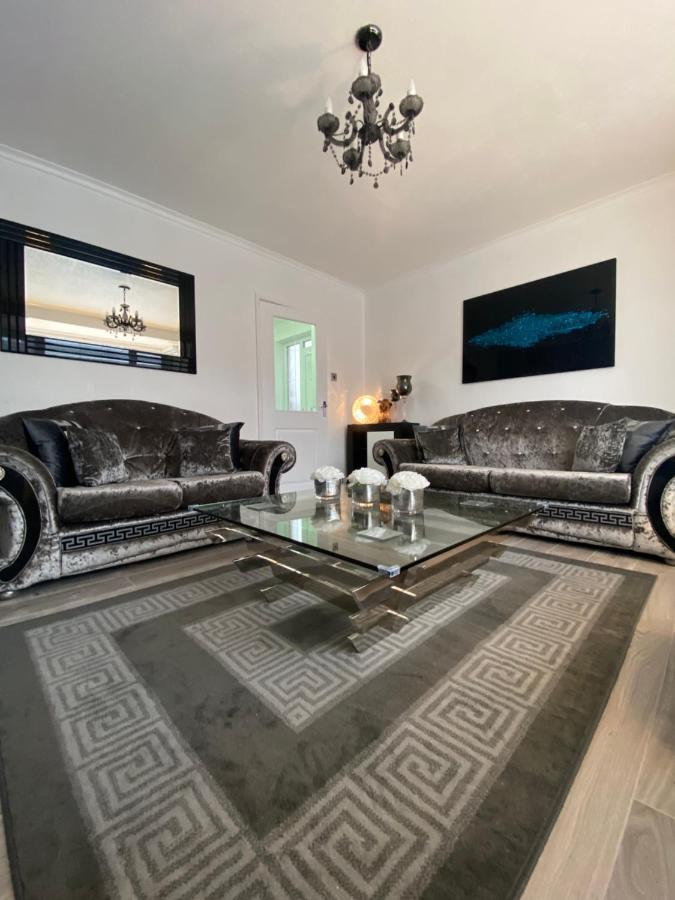 Holiday home New…the Hottub House Pleasure