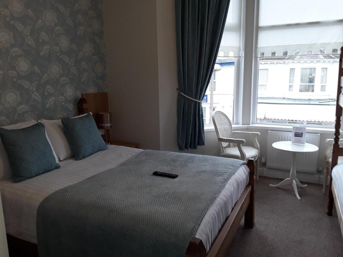 Manchester House Bed & Breakfast Blackpool