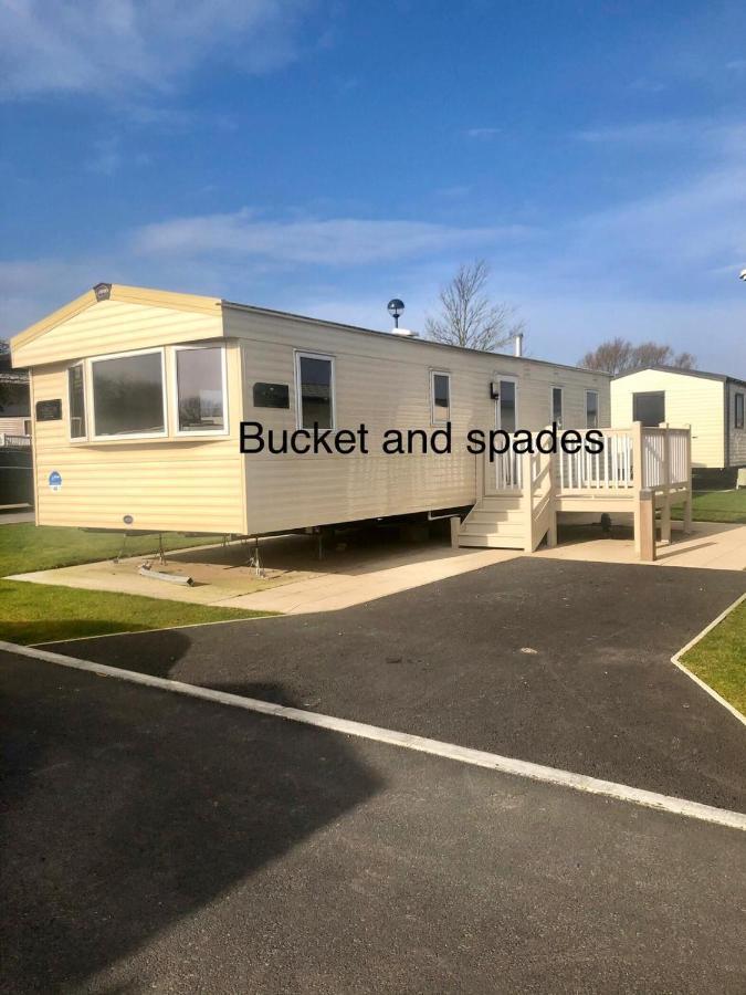 Caravans Marton Mere Campsite