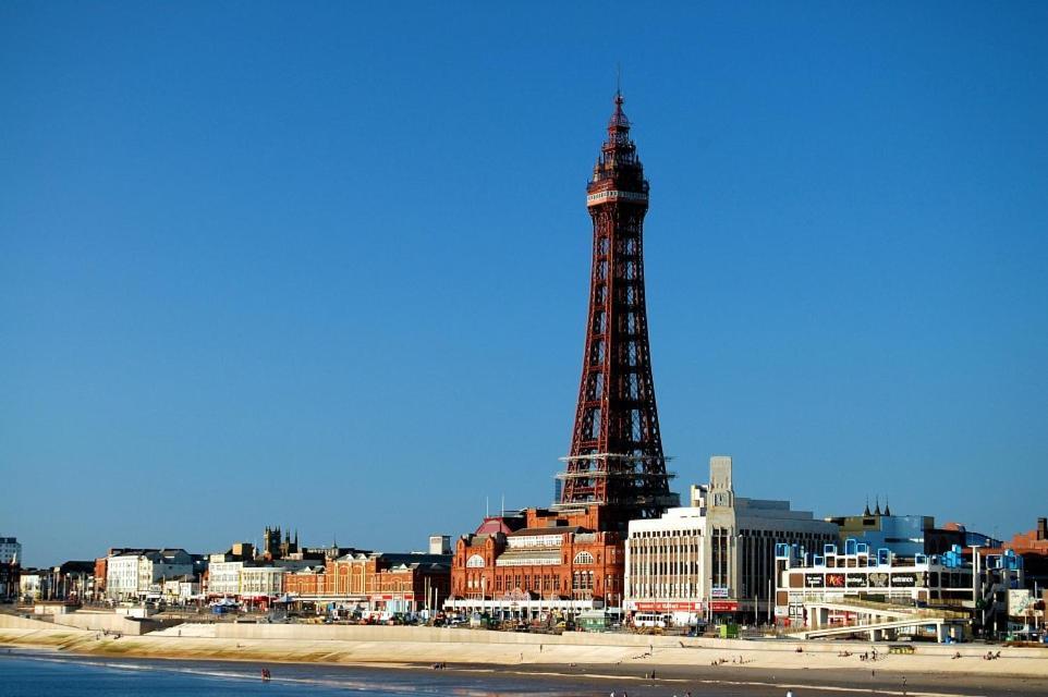 Sleepover 1 Free Parking Sleeps 6 Apartment Blackpool