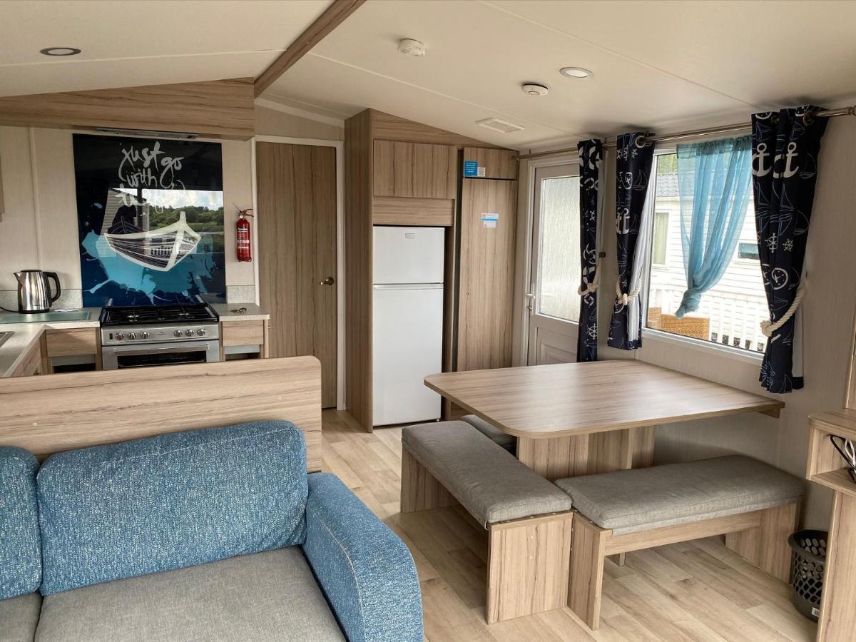 Caravans Marton Mere *