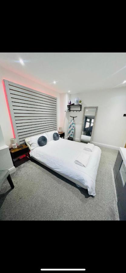 Brand New Modern 3 Bedroom * Blackpool