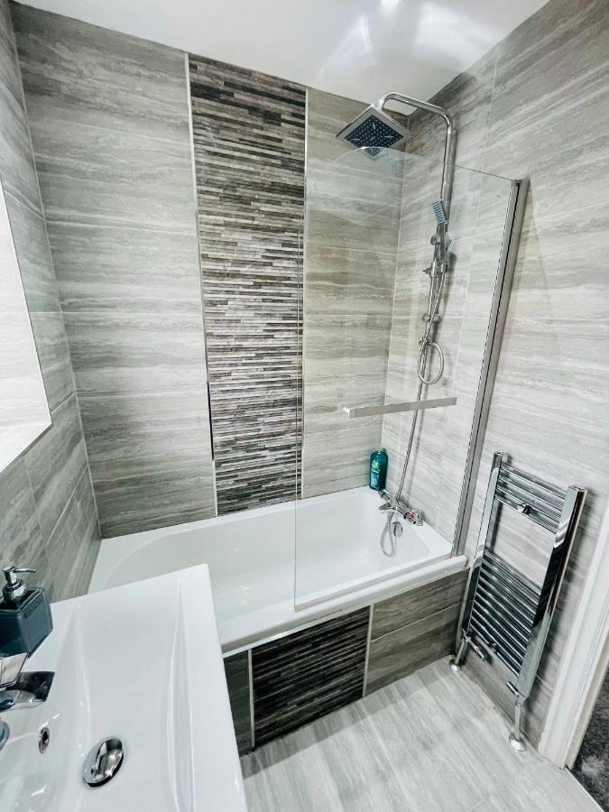 Brand New Modern 3 Bedroom Holiday home