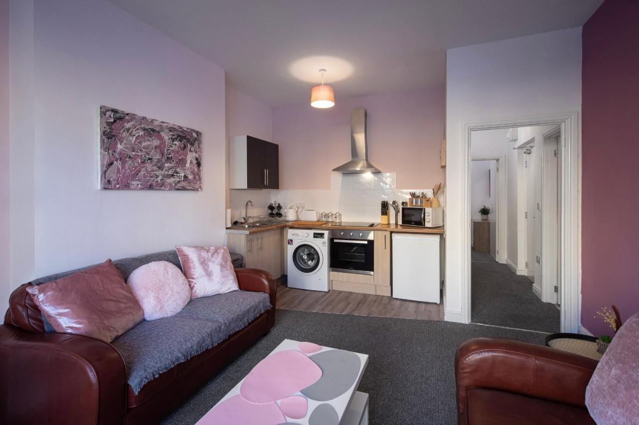 Bank Street 3 *