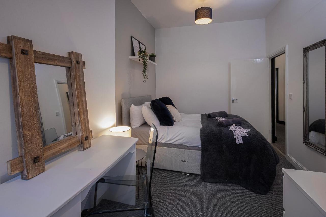 Bank Street 6 Apartment