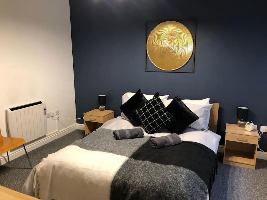 Bank Street 6 Apartment