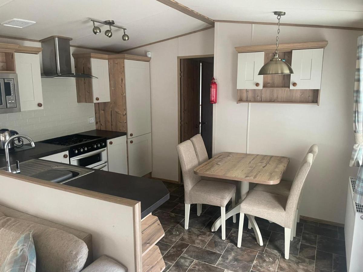 Apartment Luxury 6 Berth Caravan, Marton Mere Blackpool