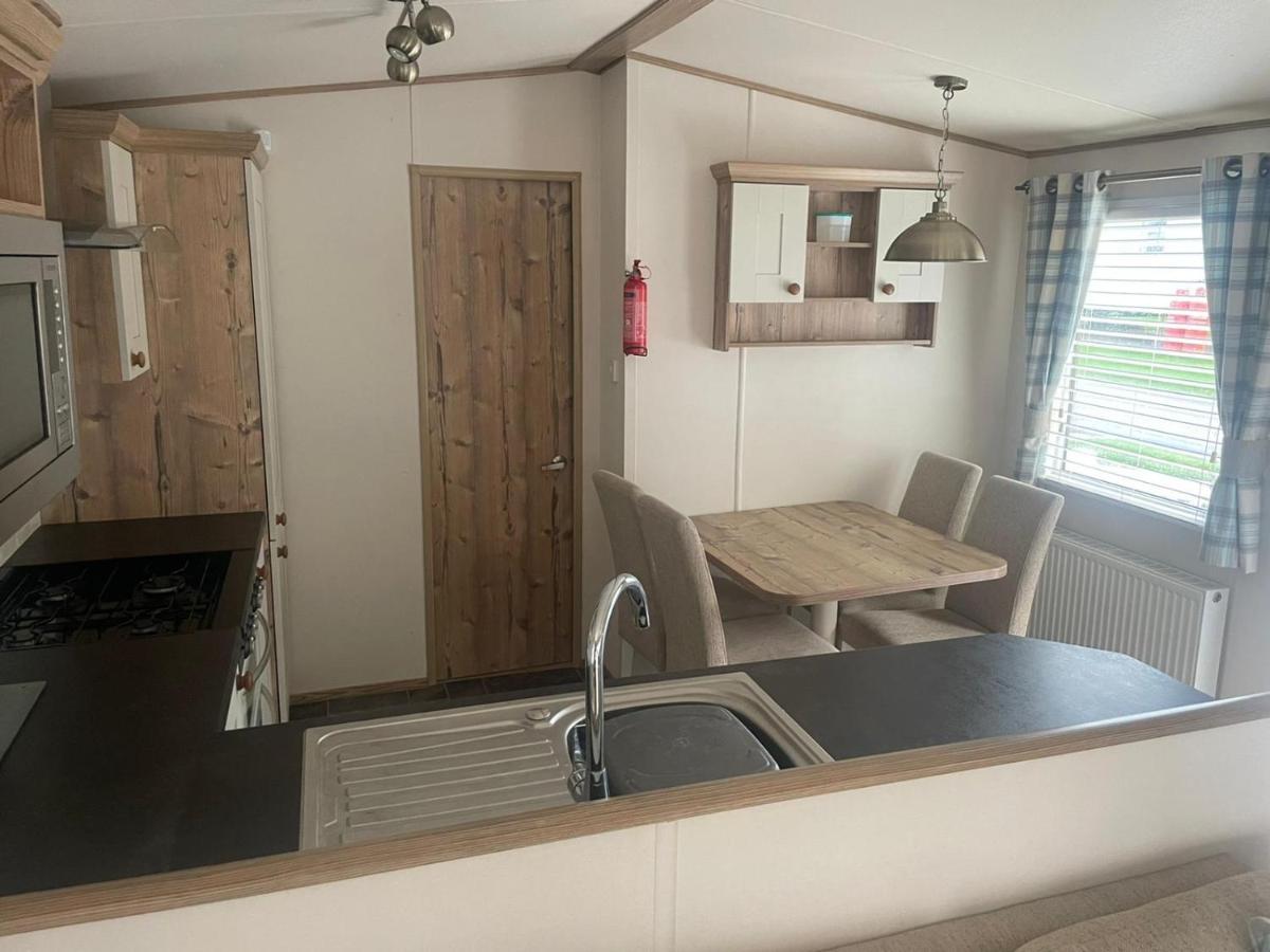 Luxury 6 Berth Caravan, Marton Mere Blackpool