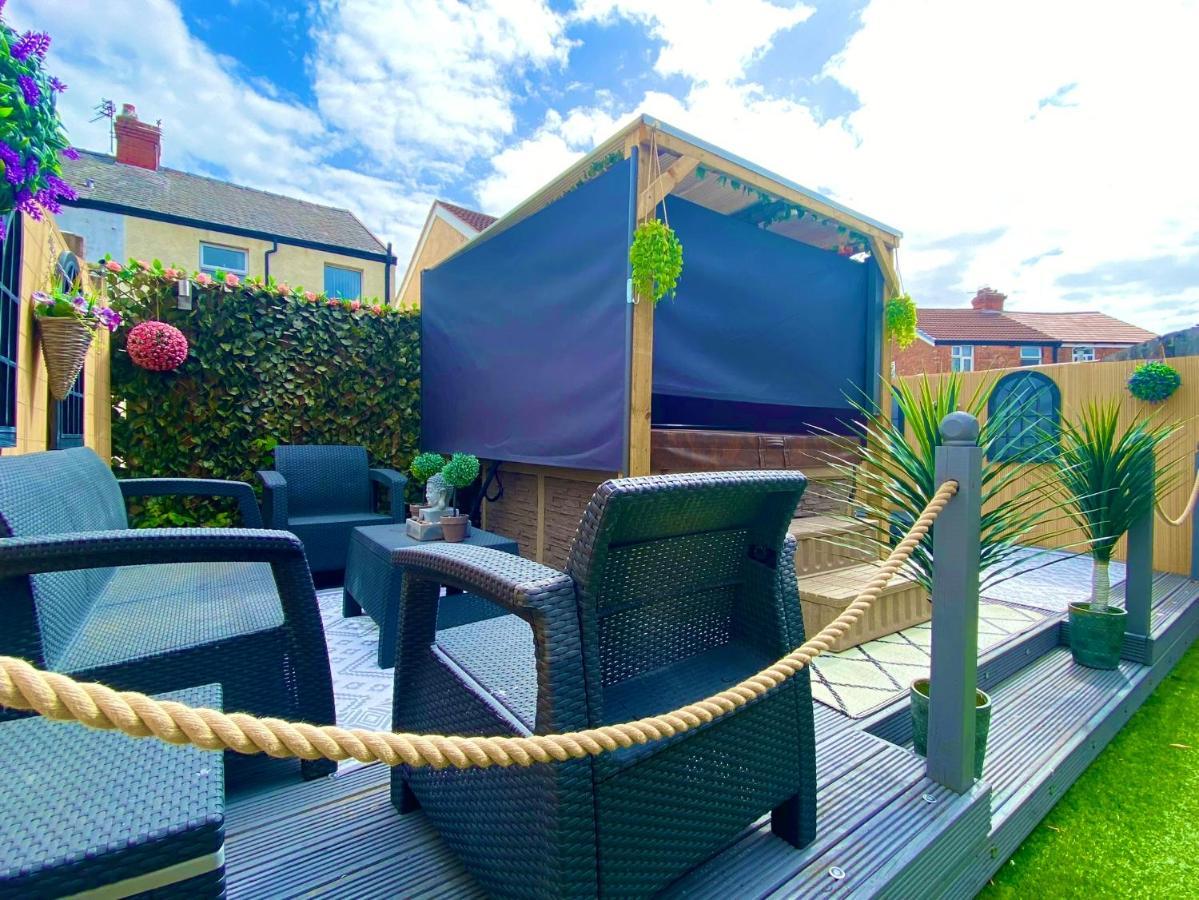 New…the Hottub House Pleasure Holiday home *