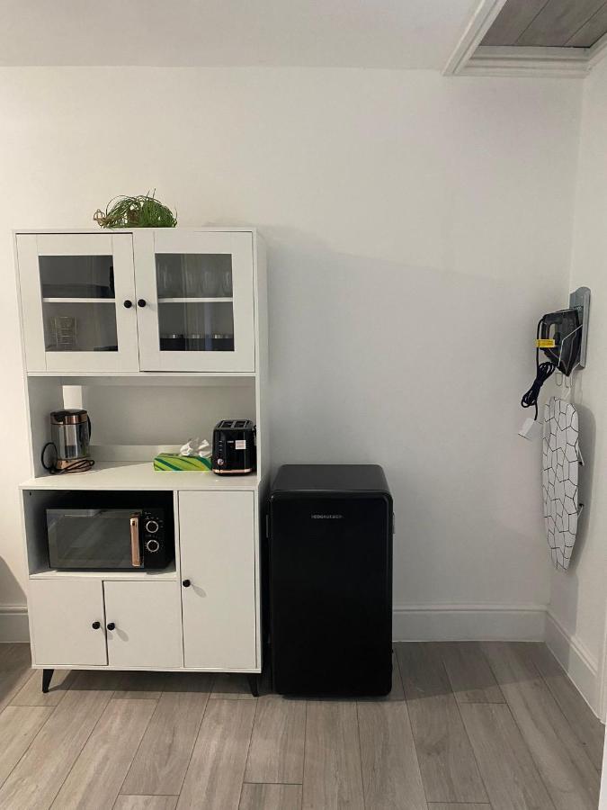 - Palatine Road Apartment