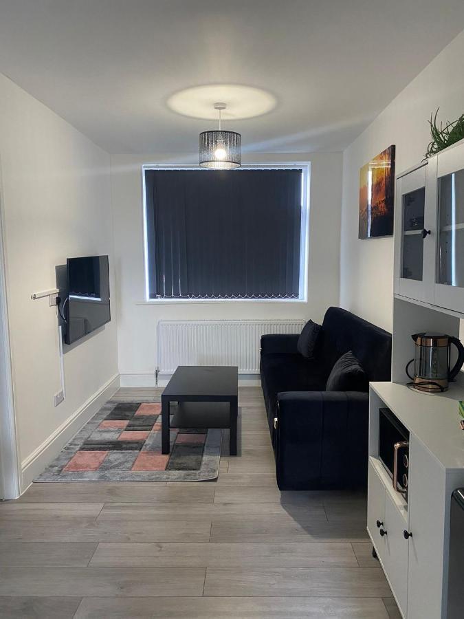 - Palatine Road Apartment