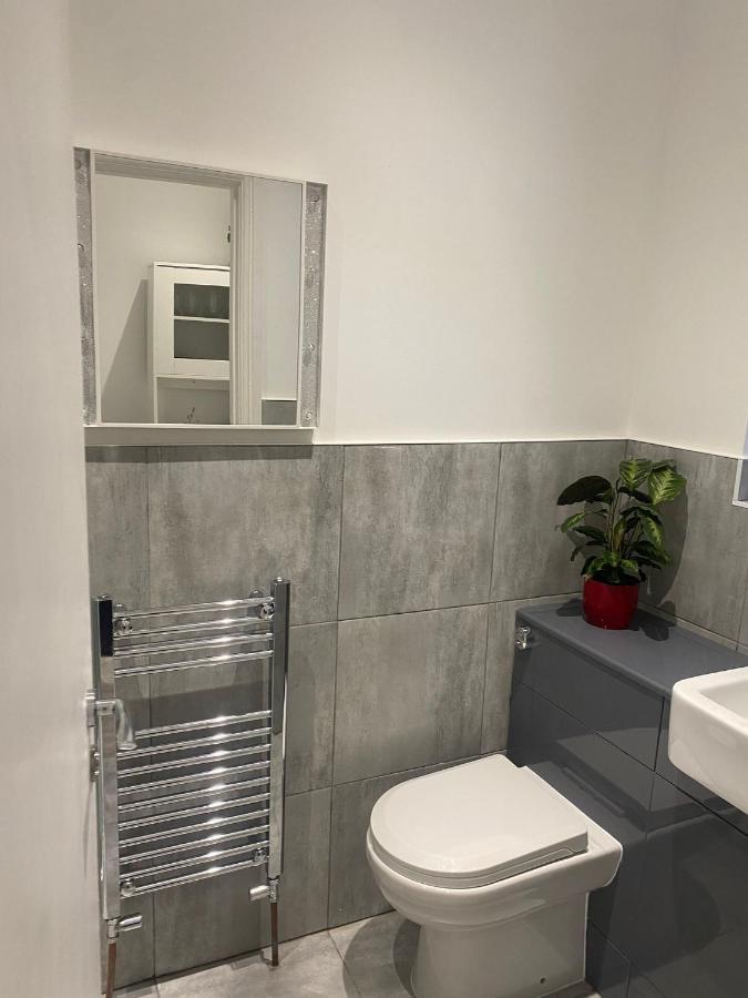 Apartment - Palatine Road *