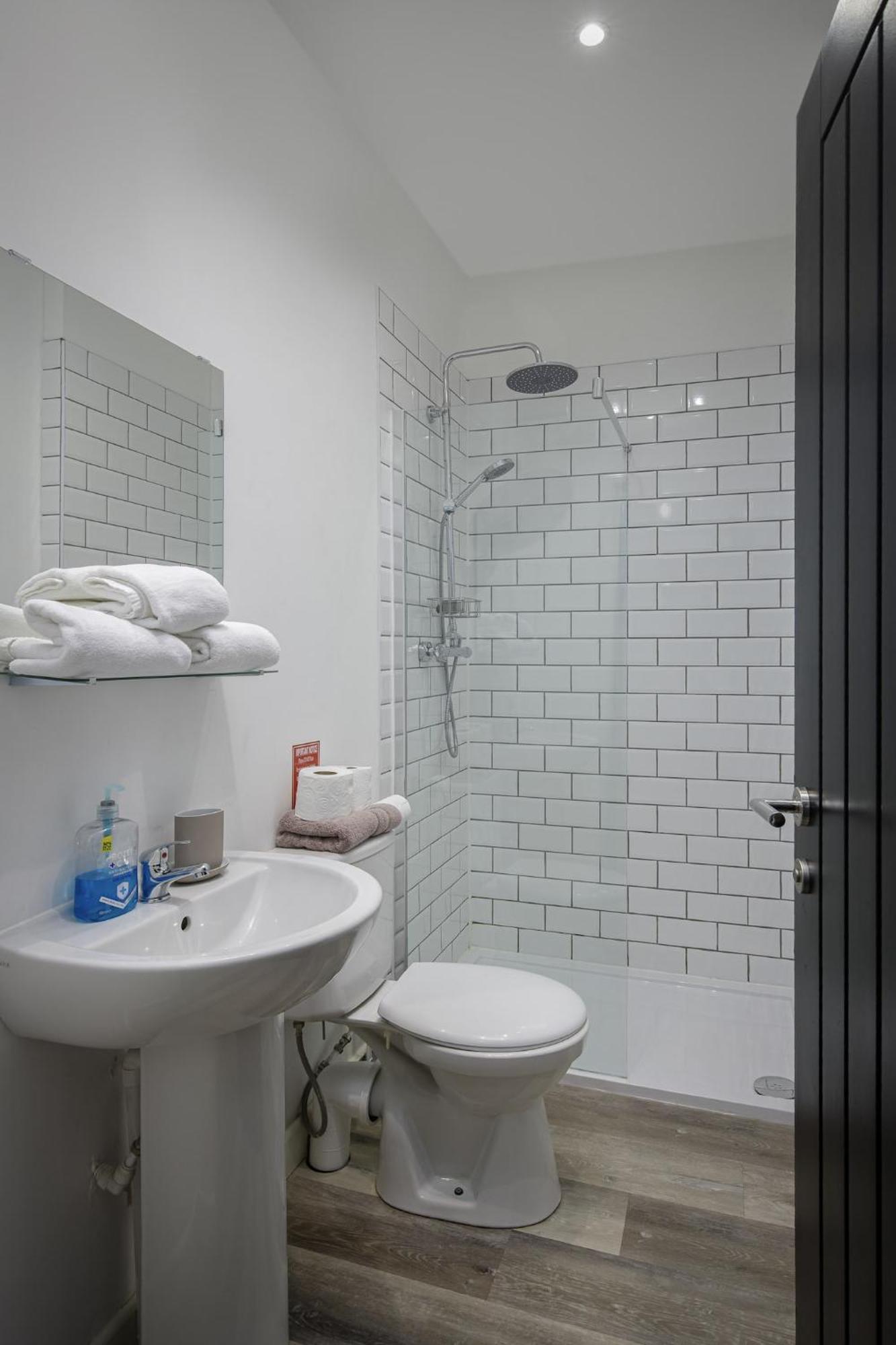 Apartment Abode - 20 Bairstow Street