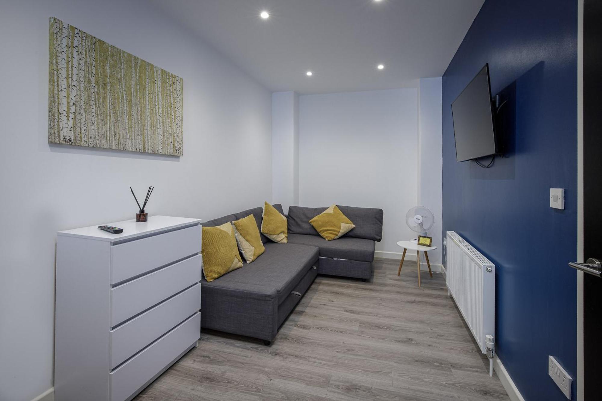 Apartment Abode - 20 Bairstow Street