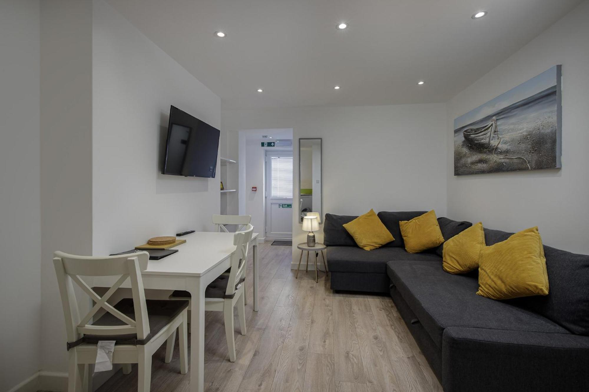 Abode - 20 Bairstow Street *