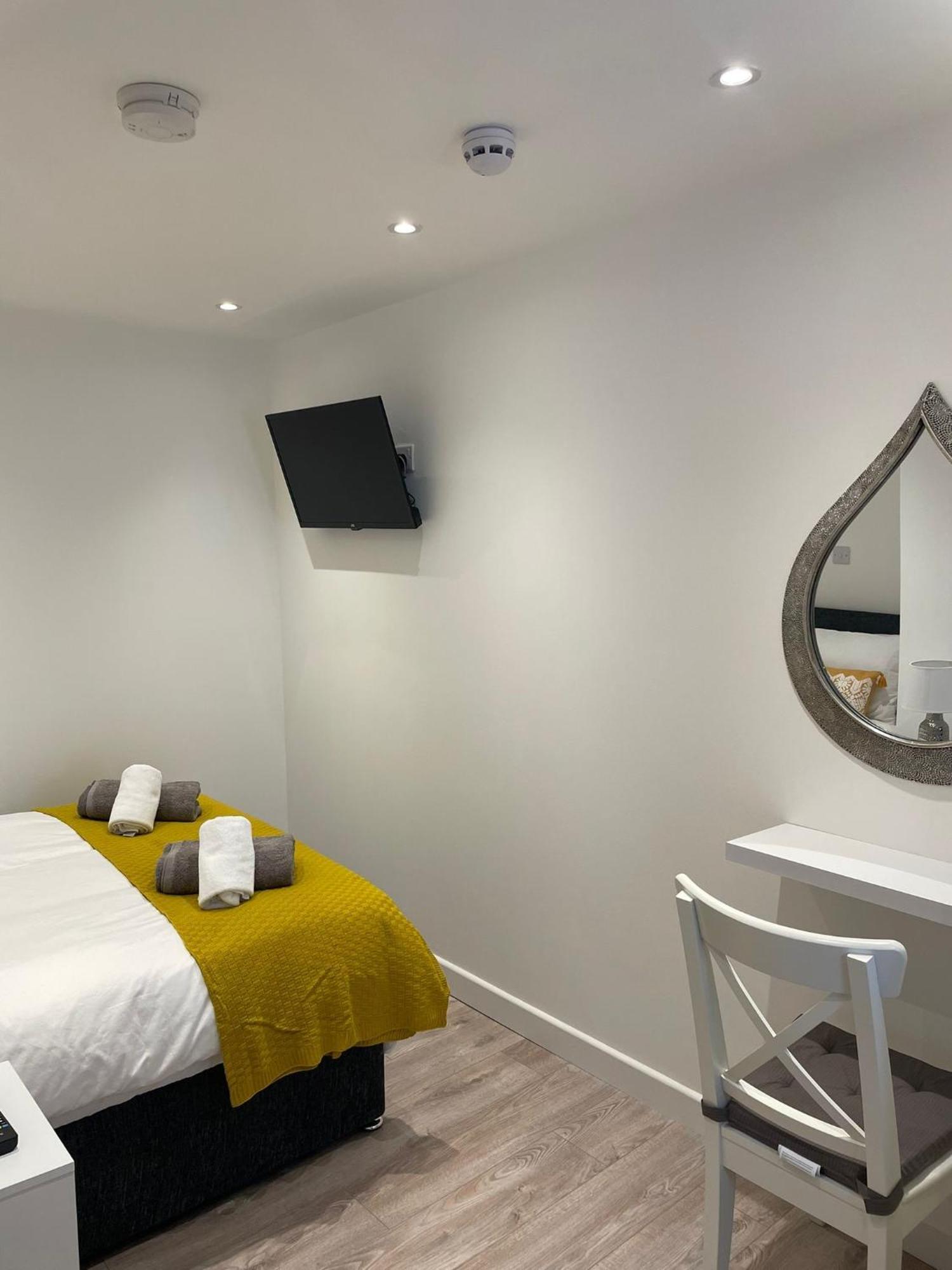 Apartment Abode - 20 Bairstow Street *