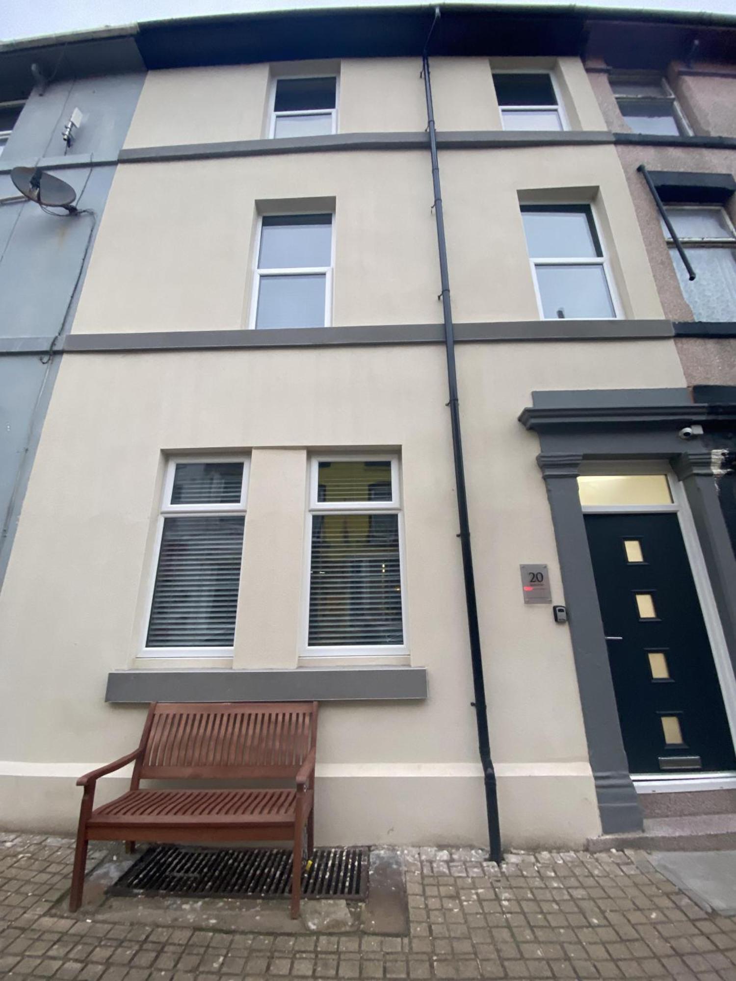 Abode - 20 Bairstow Street Apartment *