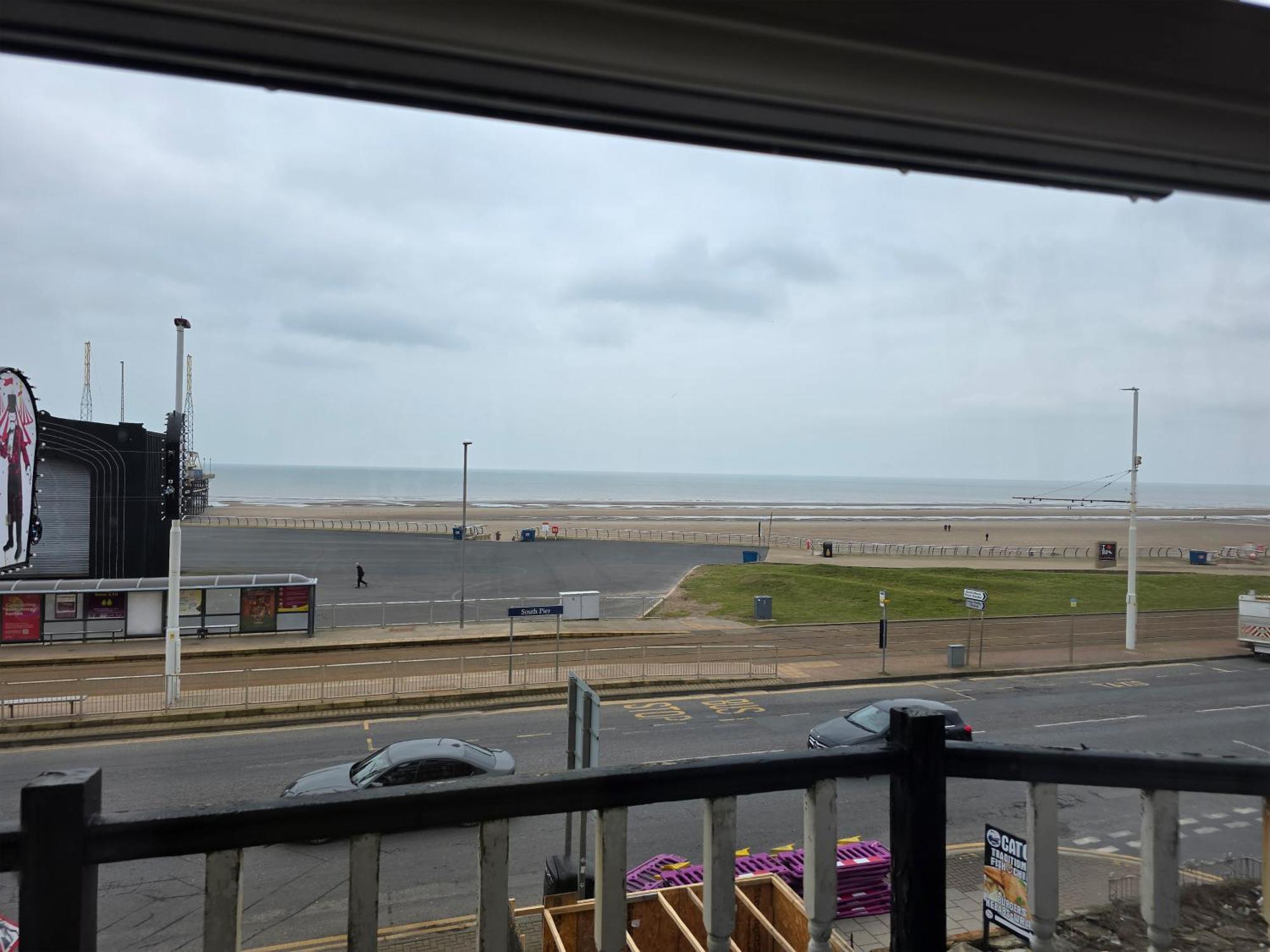 Hotel The Sands 3*