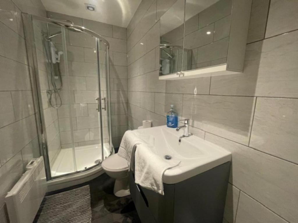 3br Ensuite With Parking - Ideal For Long-stays * Blackpool
