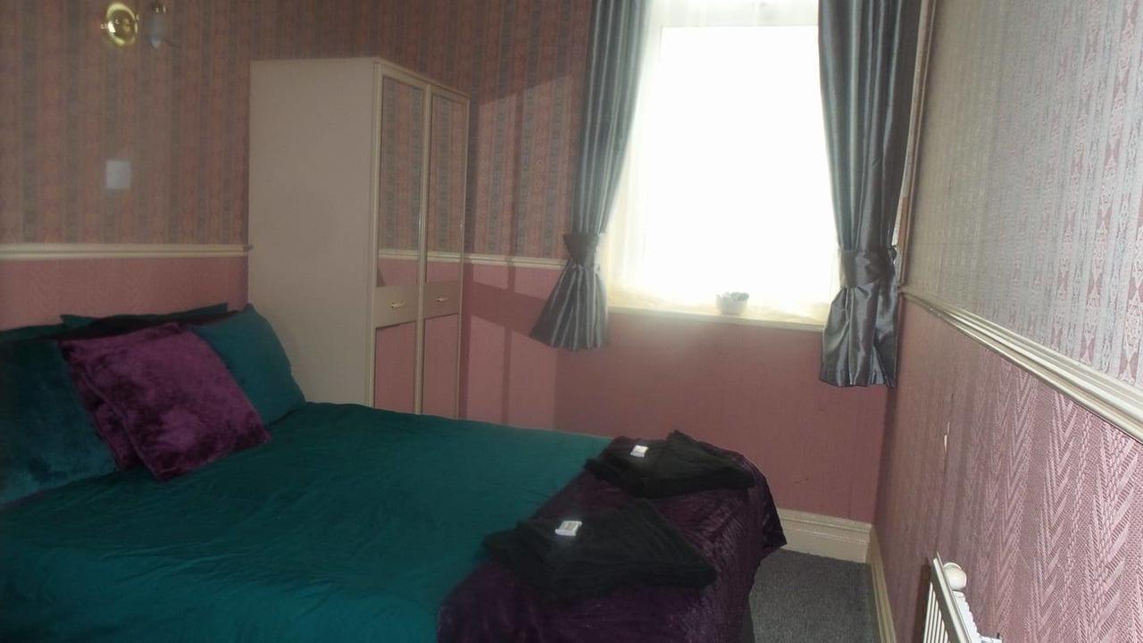 Iona Bed & Breakfast Blackpool