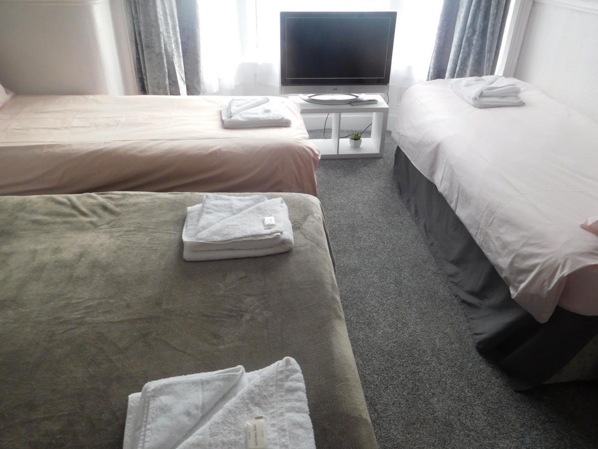 Iona Bed & Breakfast Blackpool