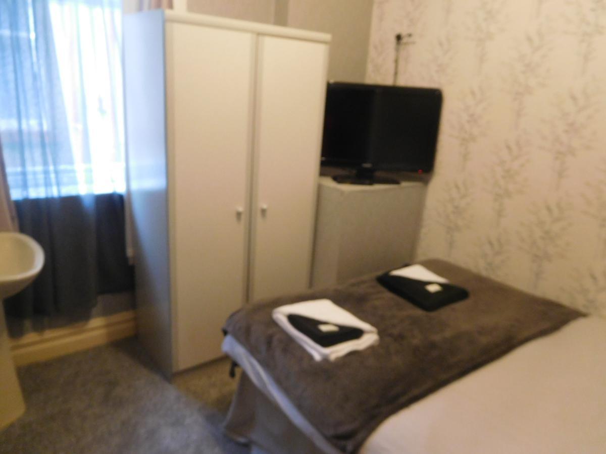 Iona Bed & Breakfast Blackpool