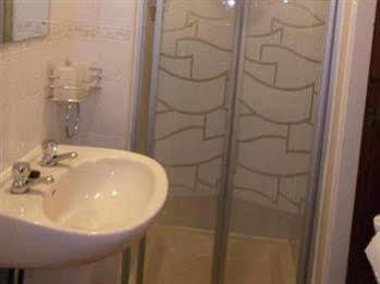 Lynwood Bed & Breakfast