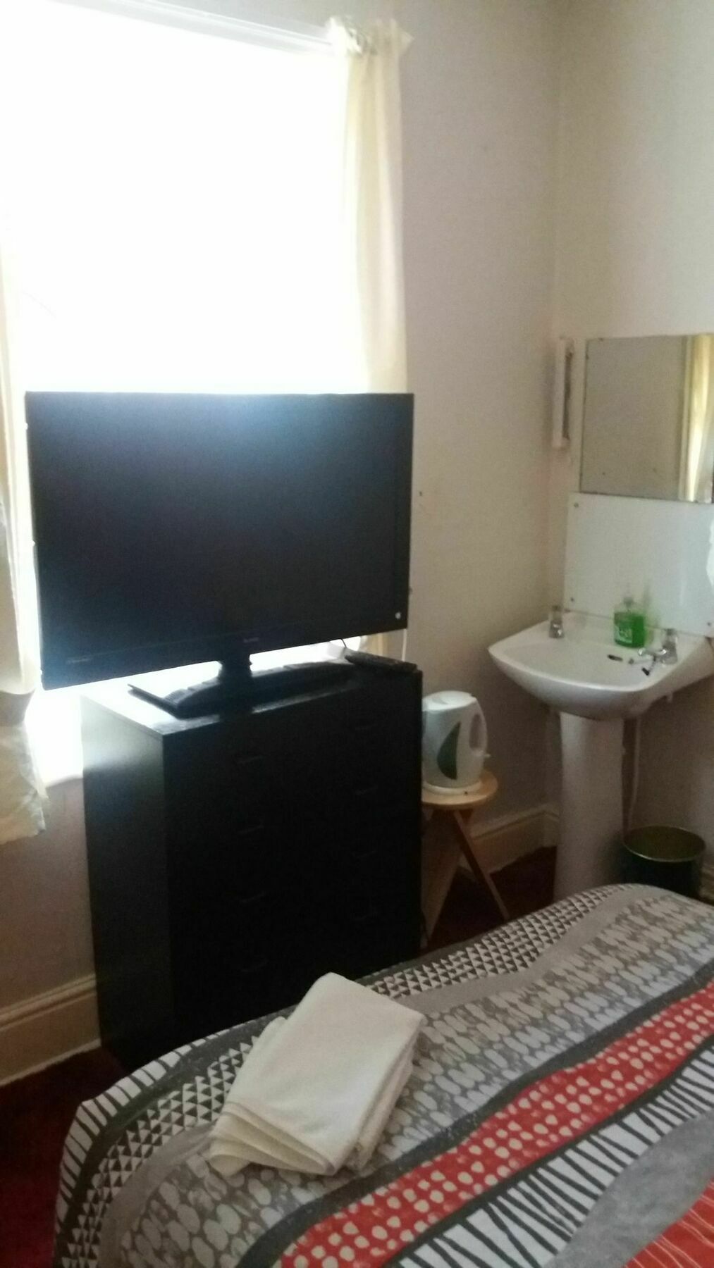 Crompton House Bed & Breakfast 2*
