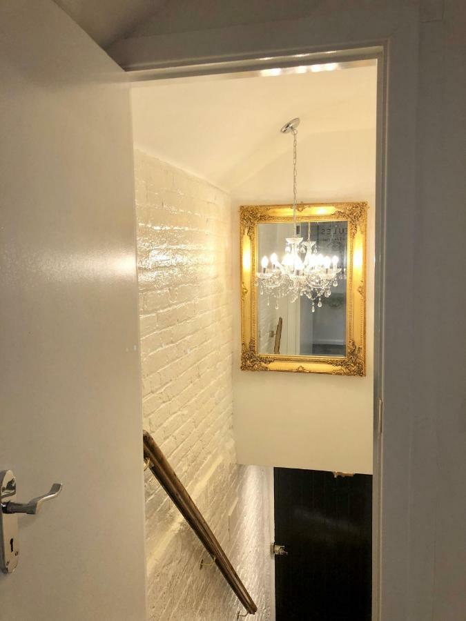 Luxury Apartment *