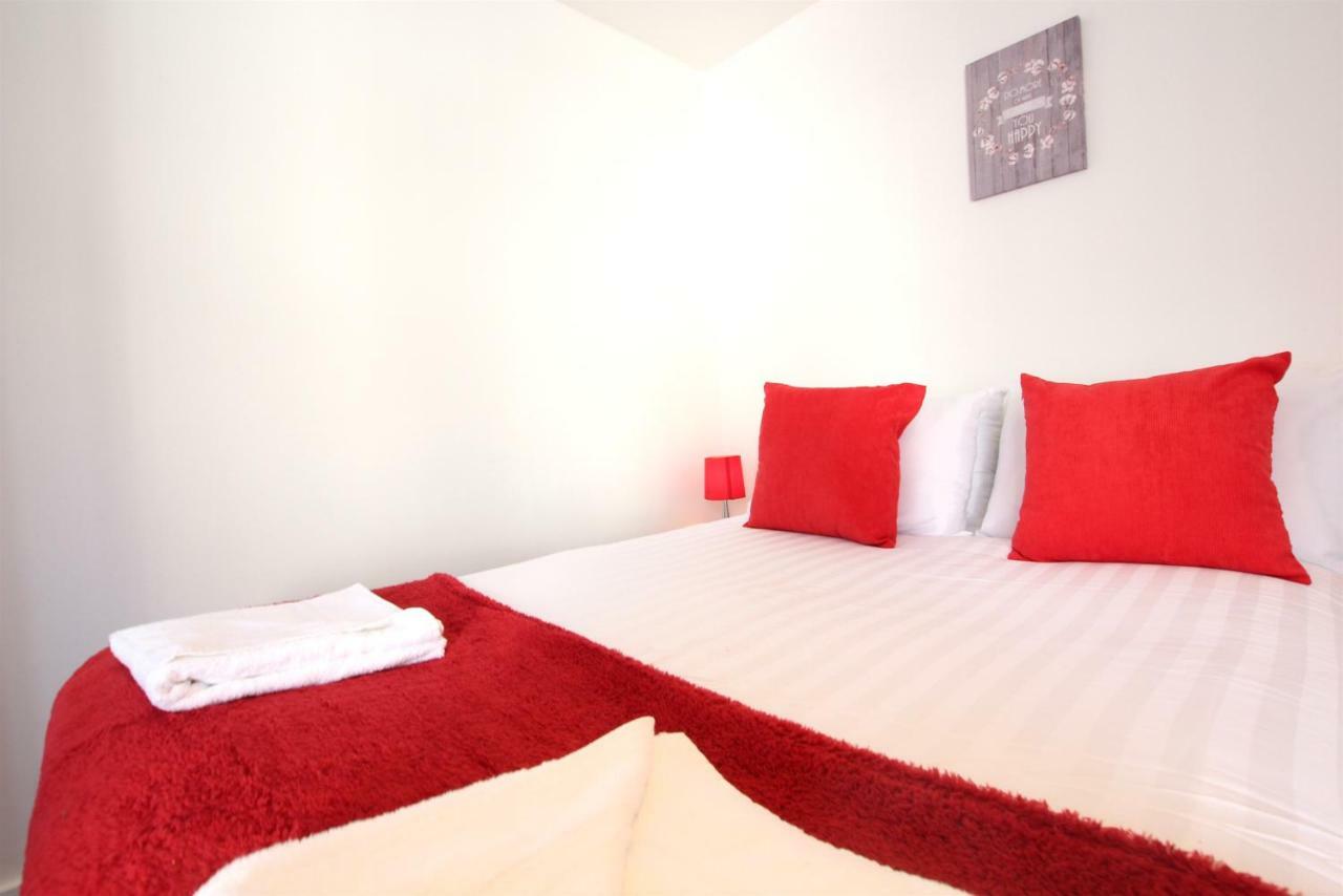 Apartment Tower By Service Aparttments *