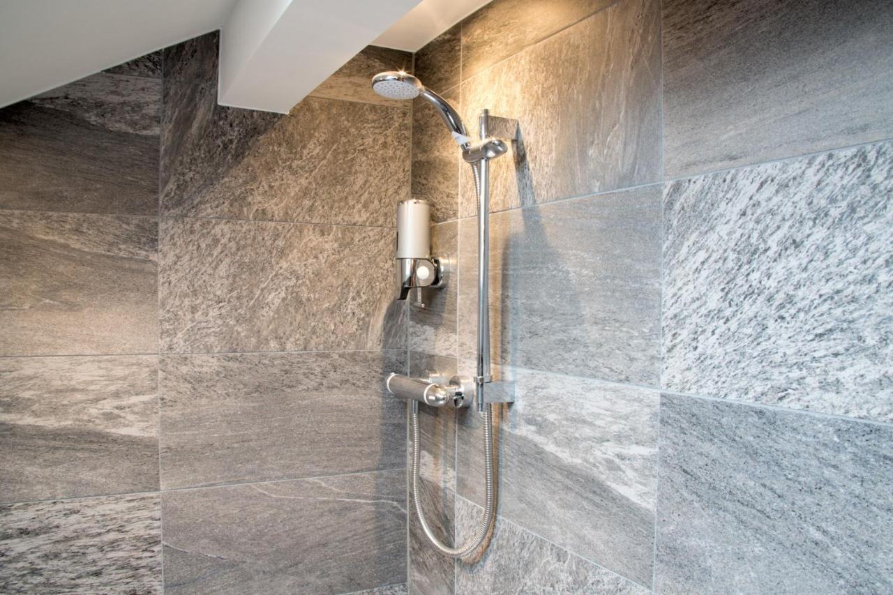 Blackbird Luxury 4