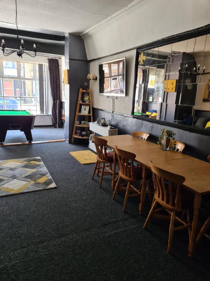 Crompton House Bed & Breakfast 2*